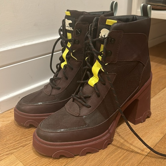 SOREL Brex Waterproof Booties Size 7.5 - worn once - Picture 5 of 6